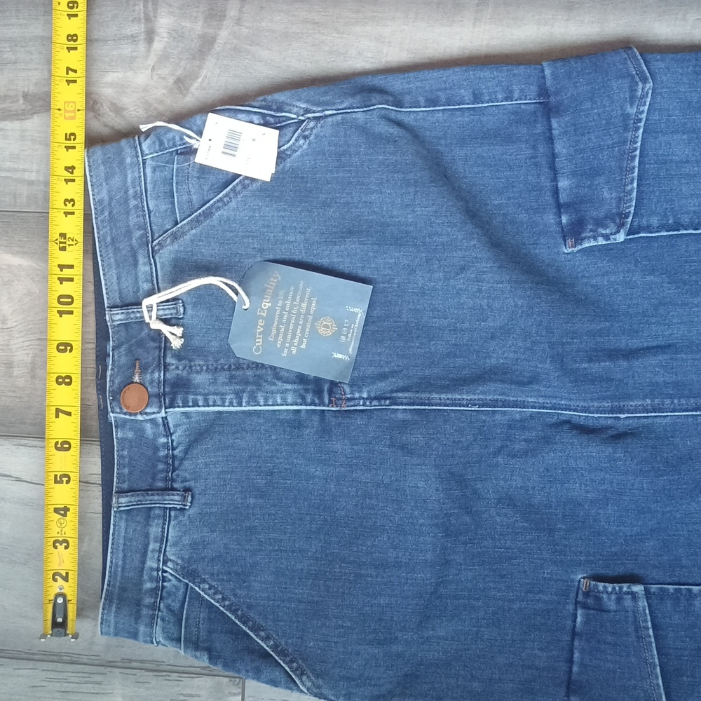 Democracy Blue Denim Cargo Skirt New With Tags - Picture 8 of 9